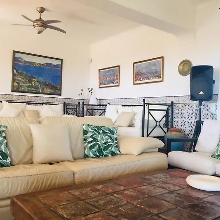 Sea House Villa *
